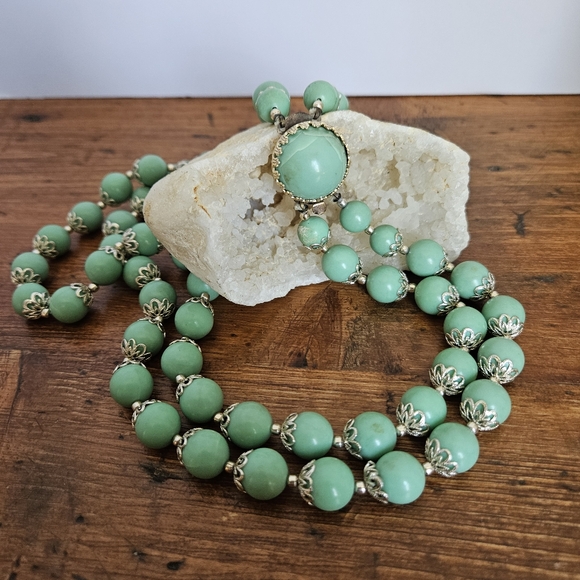 Vintage Mid-Century Japan Multistrand Mint Green Beaded Necklace Box Clasp - Picture 1 of 14